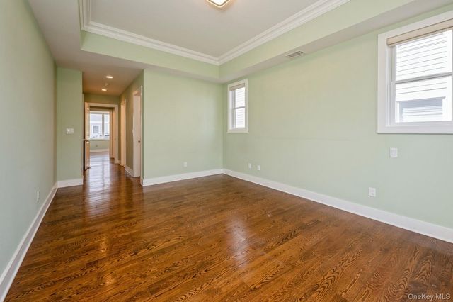 13 Island Point 13, Bronx, NY 10464