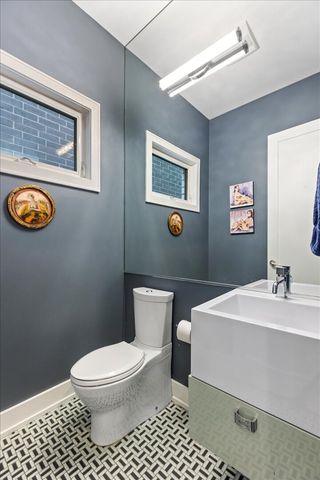 1758 N Rockwell Street, Chicago, IL 60647
