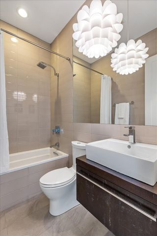 1758 N Rockwell Street, Chicago, IL 60647