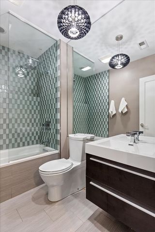 1758 N Rockwell Street, Chicago, IL 60647