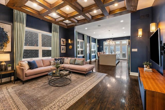 1758 N Rockwell Street, Chicago, IL 60647