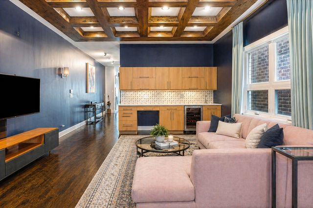 1758 N Rockwell Street, Chicago, IL 60647
