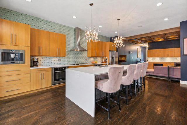 1758 N Rockwell Street, Chicago, IL 60647