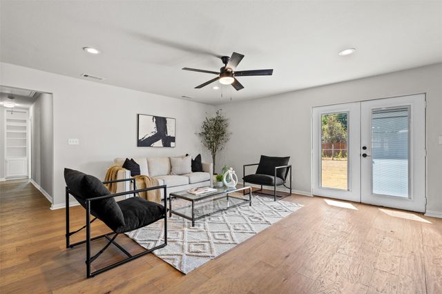 2914 Barnes Bridge Road, Dallas, TX 75228