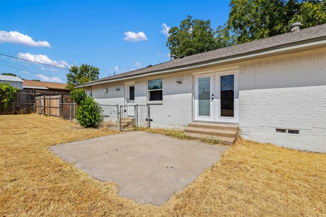 2914 Barnes Bridge Road, Dallas, TX 75228