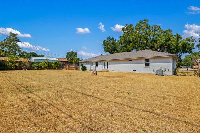 2914 Barnes Bridge Road, Dallas, TX 75228