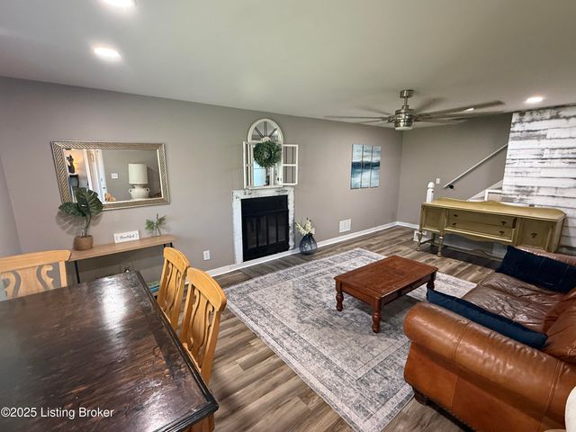 5610 Windy Willow Dr, Louisville, KY 40241