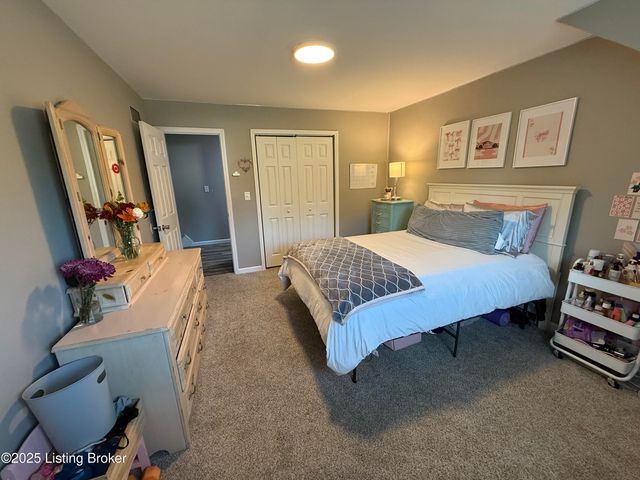 5610 Windy Willow Dr, Louisville, KY 40241