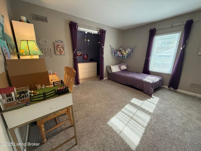 5610 Windy Willow Dr, Louisville, KY 40241