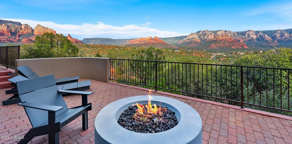 Image 21 of property listing at 215 CALLE FRANCESCA --, Sedona, AZ 86336