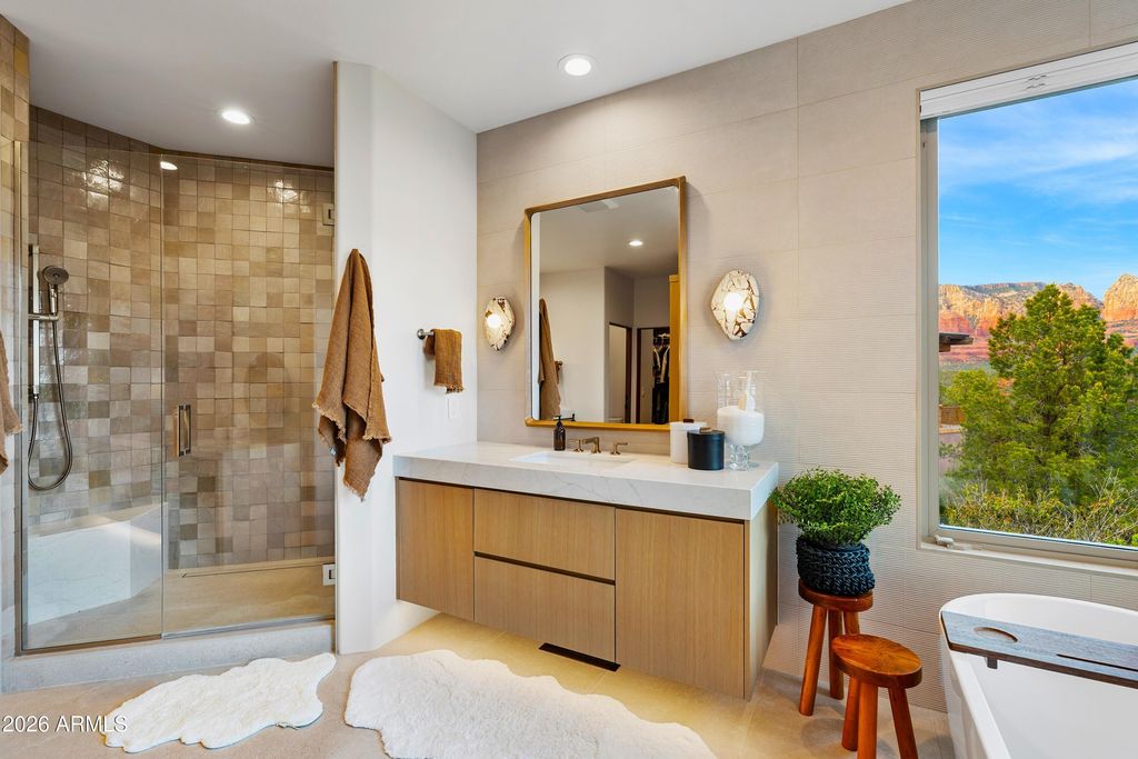 Image 32 of property listing at 215 CALLE FRANCESCA --, Sedona, AZ 86336