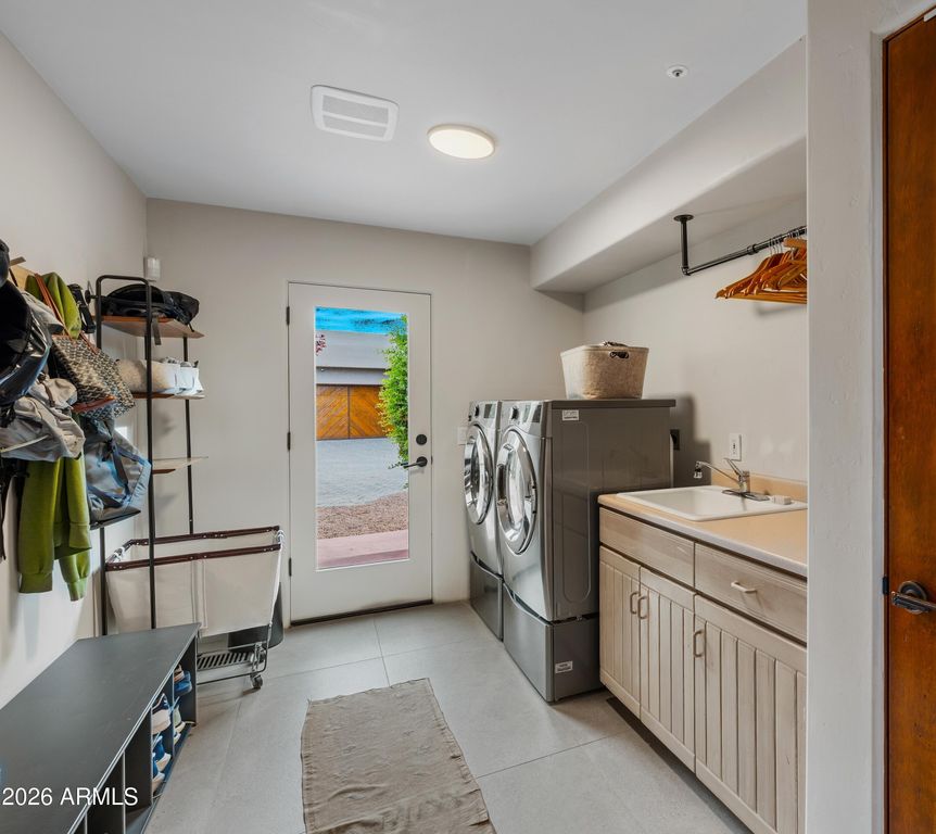 Image 45 of property listing at 215 CALLE FRANCESCA --, Sedona, AZ 86336