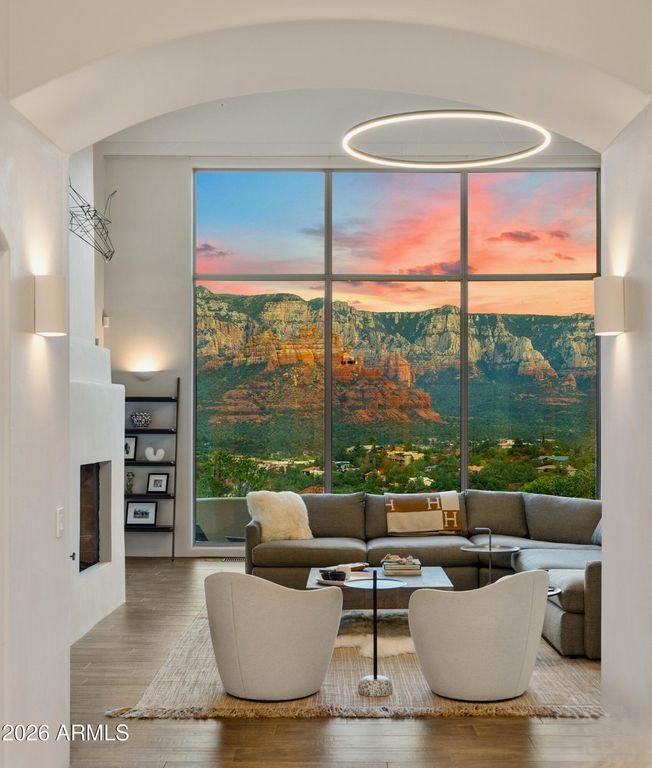 Image 6 of property listing at 215 CALLE FRANCESCA --, Sedona, AZ 86336