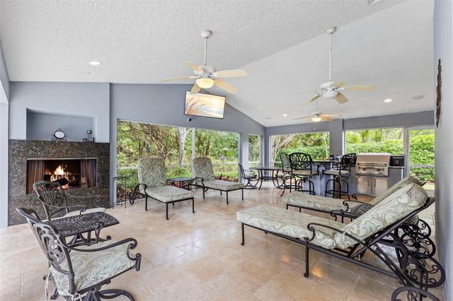 1404 OXFORDSHIRE COURT, Brandon, FL 33510