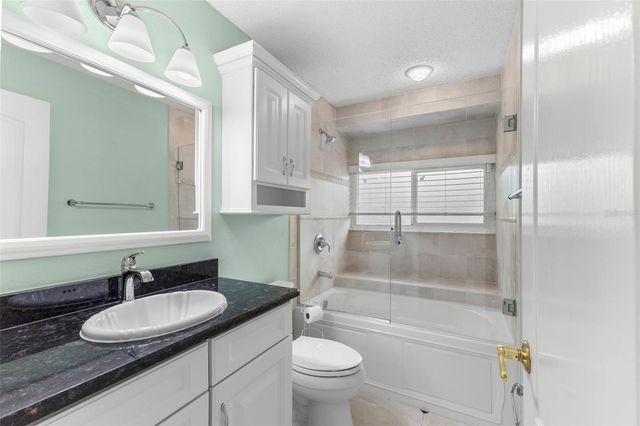 1404 OXFORDSHIRE COURT, Brandon, FL 33510
