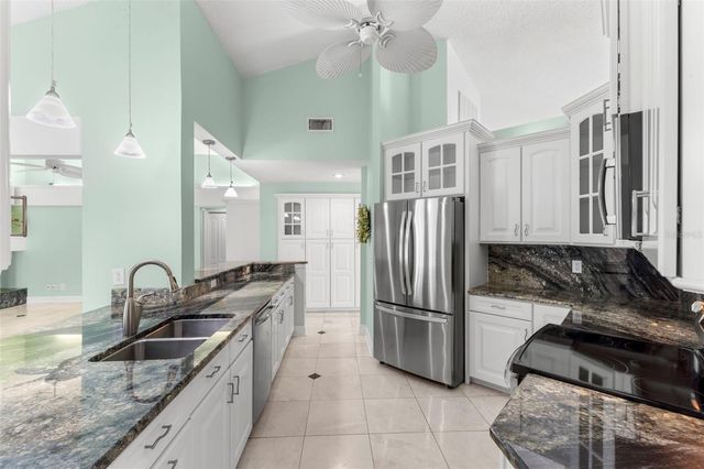 1404 OXFORDSHIRE COURT, Brandon, FL 33510