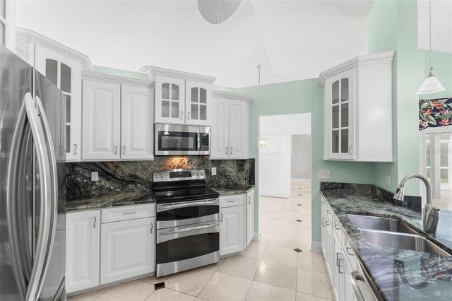 1404 OXFORDSHIRE COURT, Brandon, FL 33510