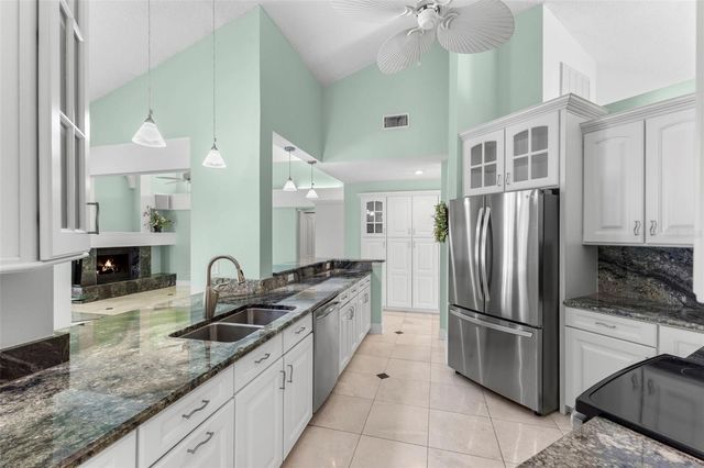 1404 OXFORDSHIRE COURT, Brandon, FL 33510