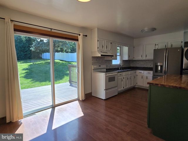 1252 IRON BRIDGE RD, Columbia, PA 17512