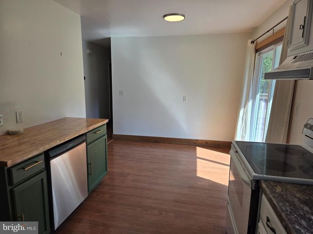 1252 IRON BRIDGE RD, Columbia, PA 17512
