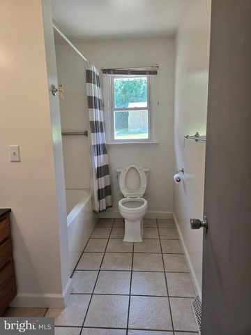 1252 IRON BRIDGE RD, Columbia, PA 17512