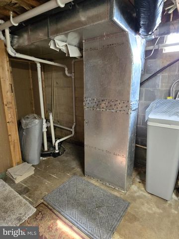 1252 IRON BRIDGE RD, Columbia, PA 17512