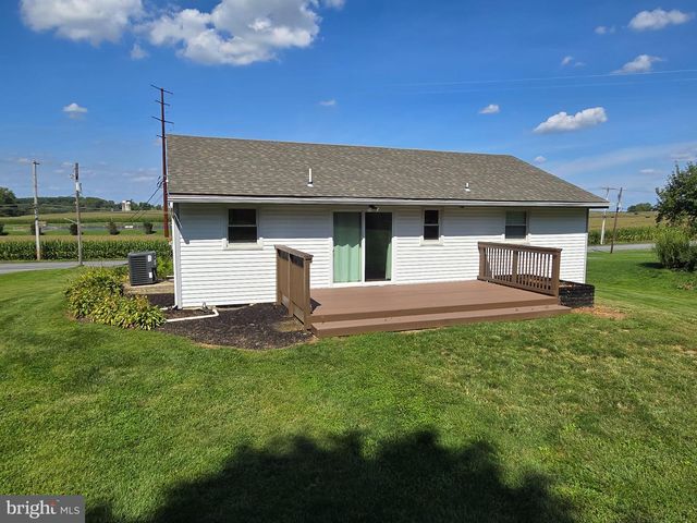 1252 IRON BRIDGE RD, Columbia, PA 17512