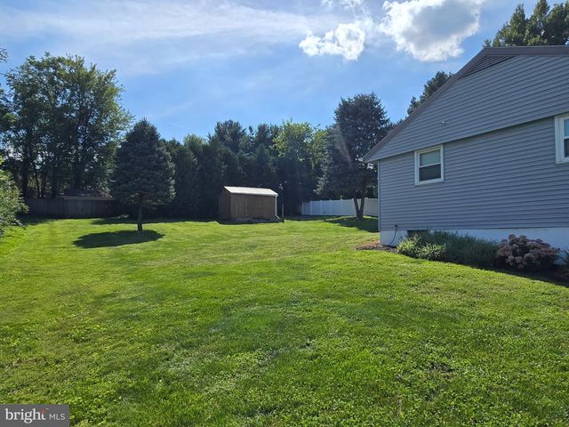 1252 IRON BRIDGE RD, Columbia, PA 17512