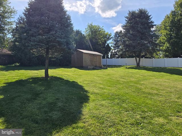 1252 IRON BRIDGE RD, Columbia, PA 17512