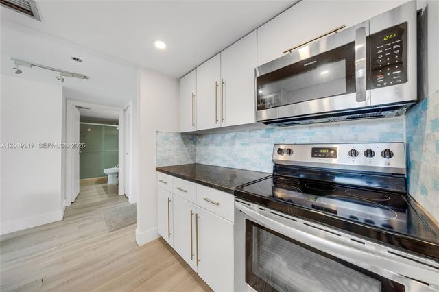 7601 E Treasure Dr 923, North Bay Village, FL 33141