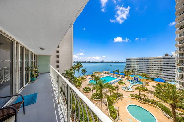 7601 E Treasure Dr 923, North Bay Village, FL 33141
