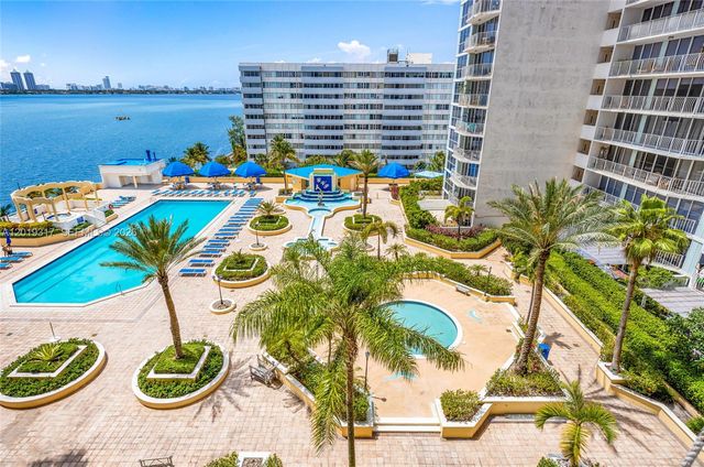 7601 E Treasure Dr 923, North Bay Village, FL 33141