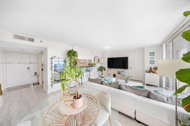 7601 E Treasure Dr 923, North Bay Village, FL 33141