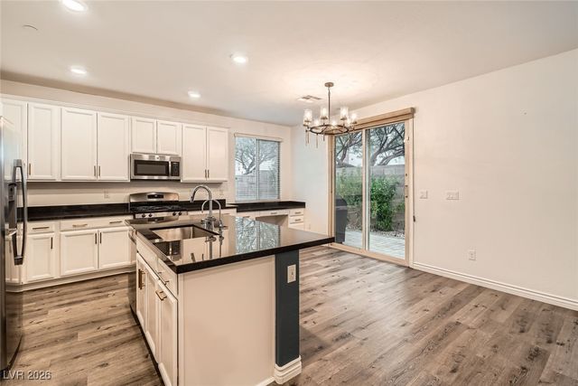 1009 Bluebell Brook Street, Henderson, NV 89052