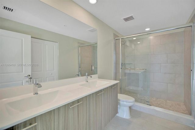 8265 NW 41st St C-406, Doral, FL 33166