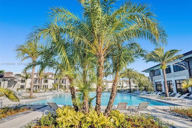 8265 NW 41st St C-406, Doral, FL 33166