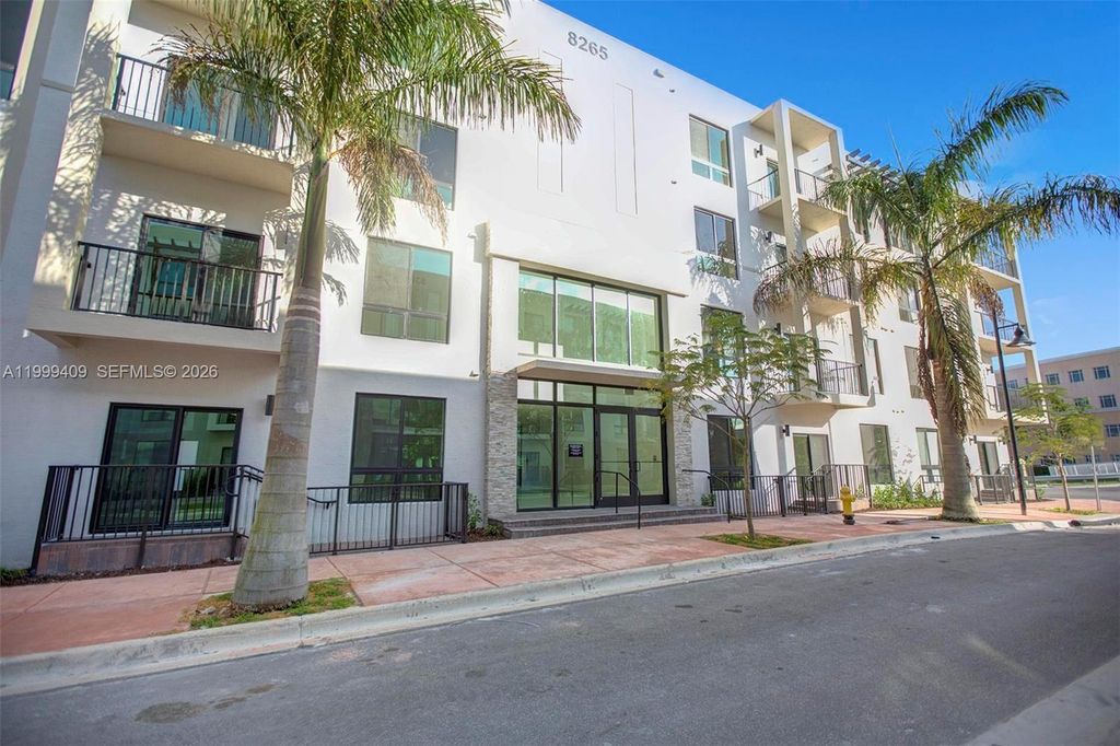 8265 NW 41st St C-406, Doral, FL 33166