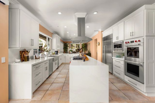 29166 Meadow Glen Way West, Escondido, CA 92026