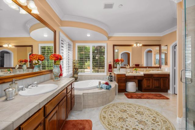 29166 Meadow Glen Way West, Escondido, CA 92026