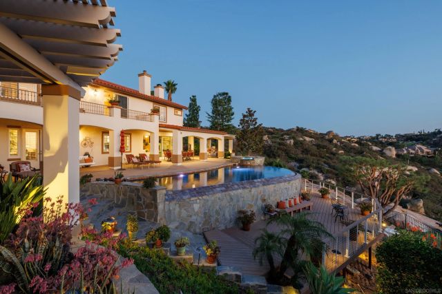 29166 Meadow Glen Way West, Escondido, CA 92026