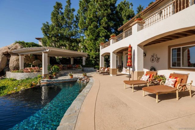 29166 Meadow Glen Way West, Escondido, CA 92026