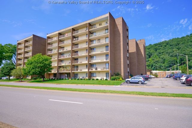 2106 Kanawha Boulevard 503, Charleston, WV 25311