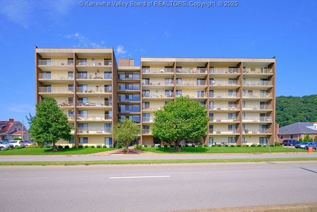 2106 Kanawha Boulevard 503, Charleston, WV 25311