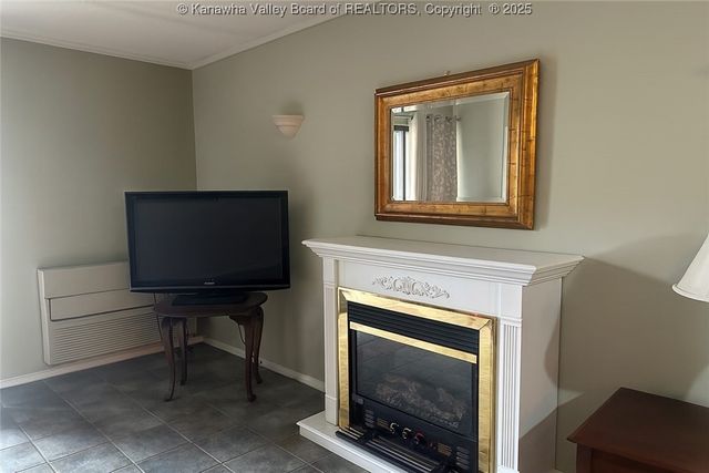 2106 Kanawha Boulevard 503, Charleston, WV 25311