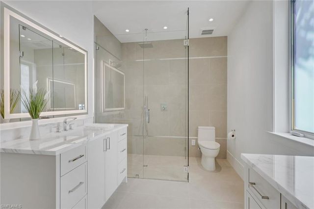3724 Grove CIR, Naples, FL 34112