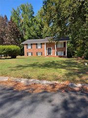 4779 Huntsman Bend, Decatur, GA 30034