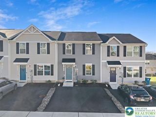2142 Cross Country Road, Northampton Boro, PA 18067