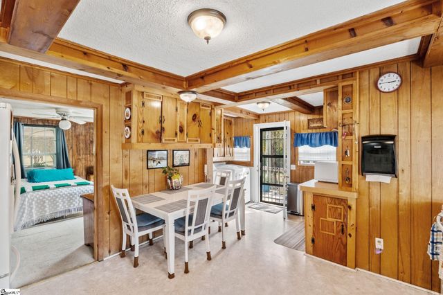 518 Mckittrick Bridge Road, Fountain Inn, SC 29644