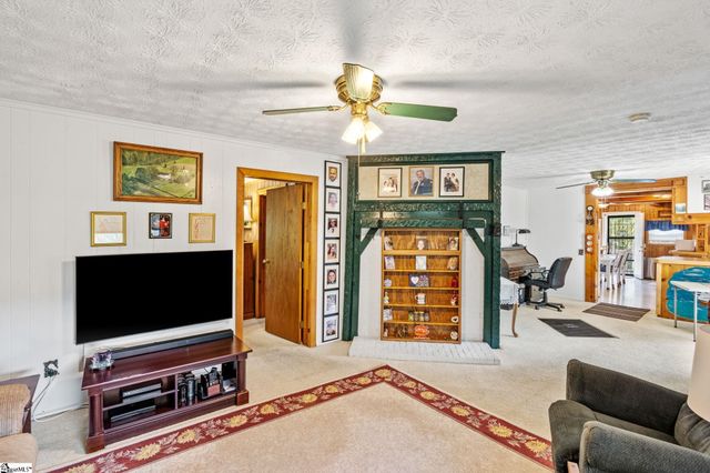 518 Mckittrick Bridge Road, Fountain Inn, SC 29644