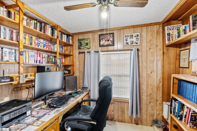 518 Mckittrick Bridge Road, Fountain Inn, SC 29644